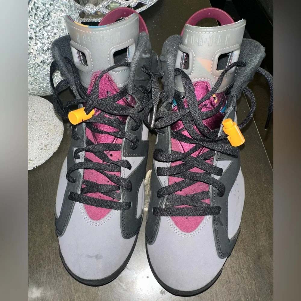 Men’s Air Jordan 6 Retro GS 'Bordeaux'
Size 9. Classic Release . Good condition - Picture 11 of 13